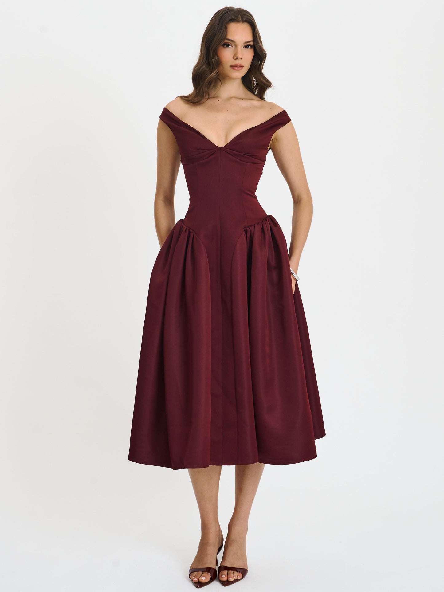 Omella Burgundy Ruched Bust Sweetheart Flared Midi Dress - Miss Circle