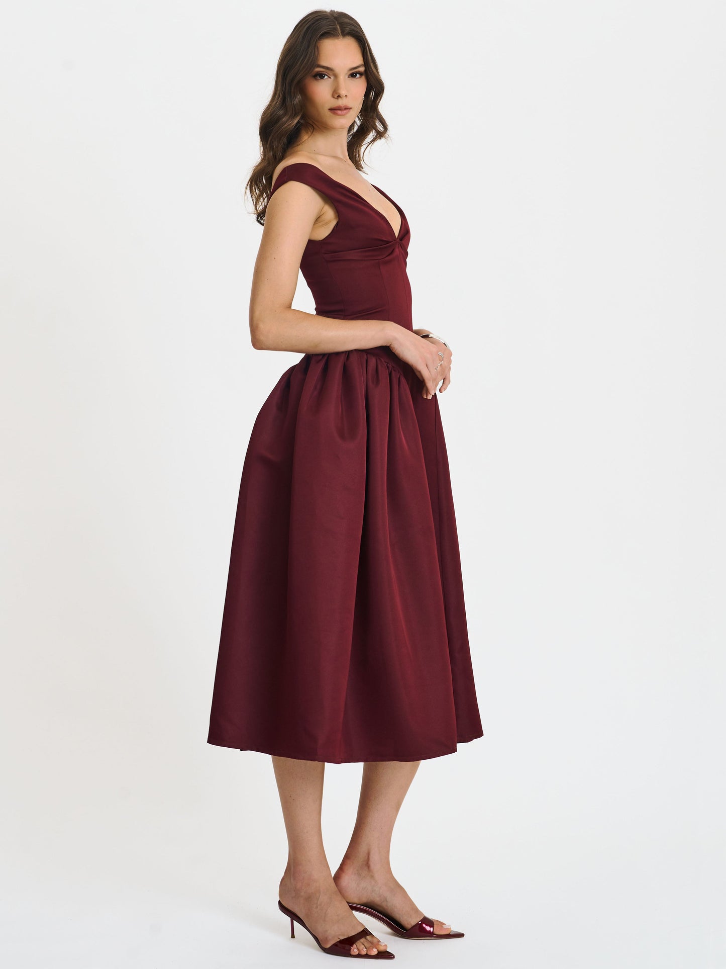 Omella Burgundy Ruched Bust Sweetheart Flared Midi Dress - Miss Circle